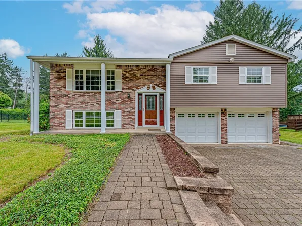 3728 Gleneagle Dr, Murrysville, PA 15668
