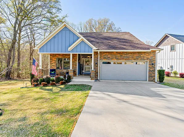 106 Champion Grn, Greenwood, SC 29649