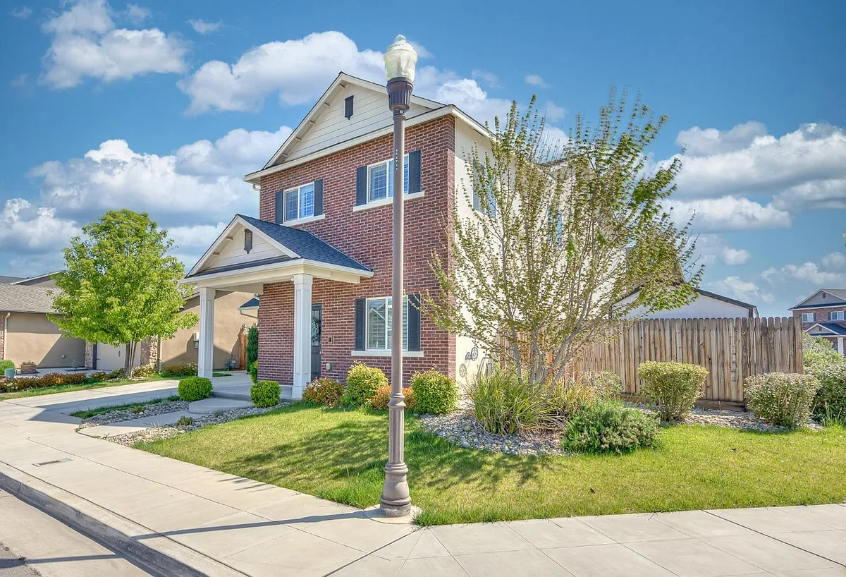 Building Photo - 2163 San Marino Ave