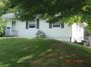 1397 40th St NE, Cedar Rapids, IA 52402