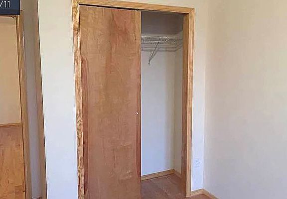 3rd image of 524 40th St #1R