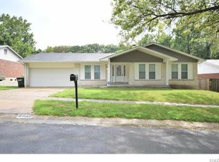 6880 Parc Charlene Dr, Florissant, MO 63033
