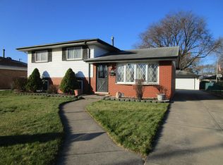 10340 Leslie Ln, Chicago Ridge, IL 60415