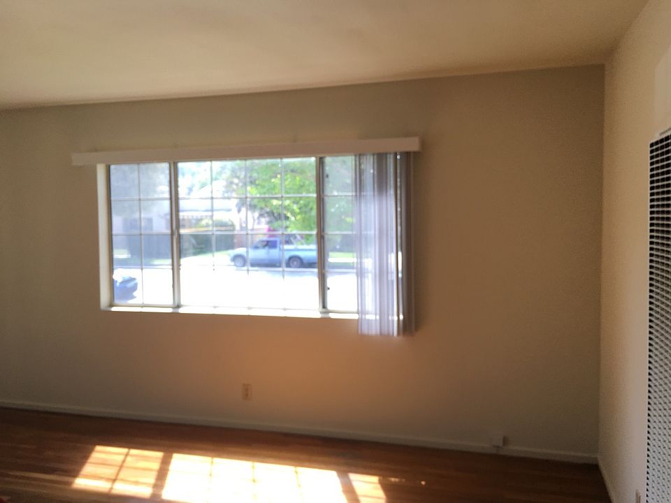 1st image of 1113 E Acacia Ave APT 1