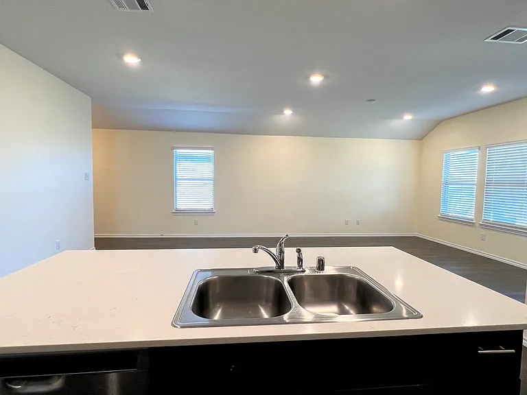 1205 Premiere Ct — Photo 9