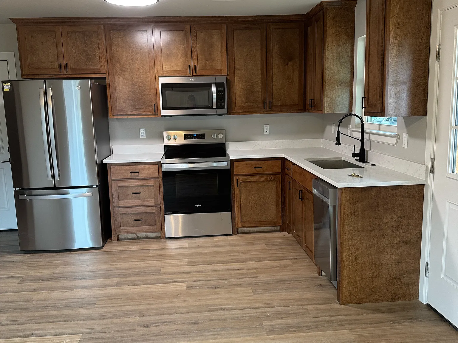 2 bed, 800 sqft, $1,350 — Photo 2