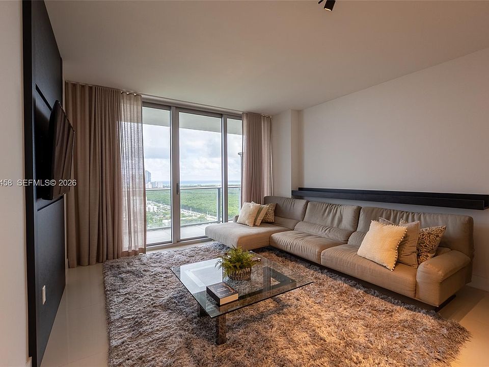 1st image of 16385 Biscayne Blvd #3117
