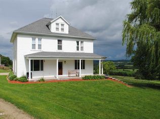 1517 N Irish Hollow Rd, Galena, IL 61036
