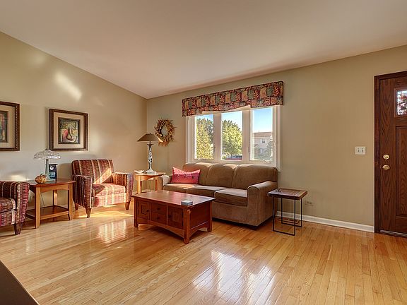 3rd image of 364 Homewood Dr
