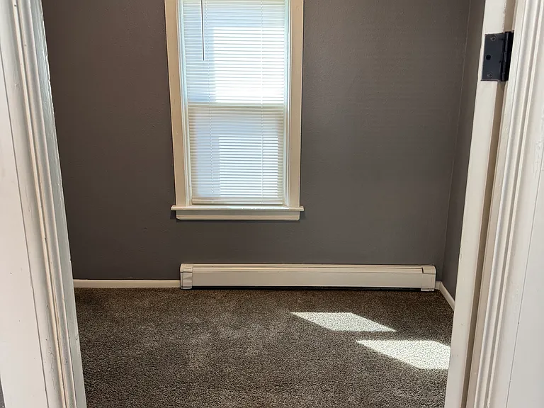 1638 Saemann Ave — Photo 10