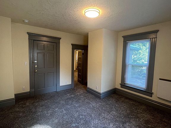 4th image of 523 W Hays St #3