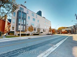 150 Greenfield Ave #404, Ottawa, ON K1S5W6