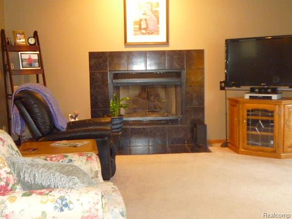 5th image of 10047 Carmel Ct