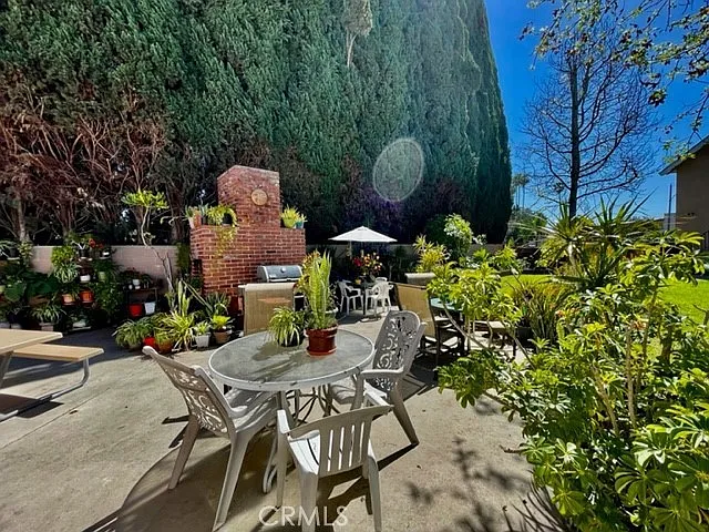 1811 W Sallie Ln E #E — Photo 1