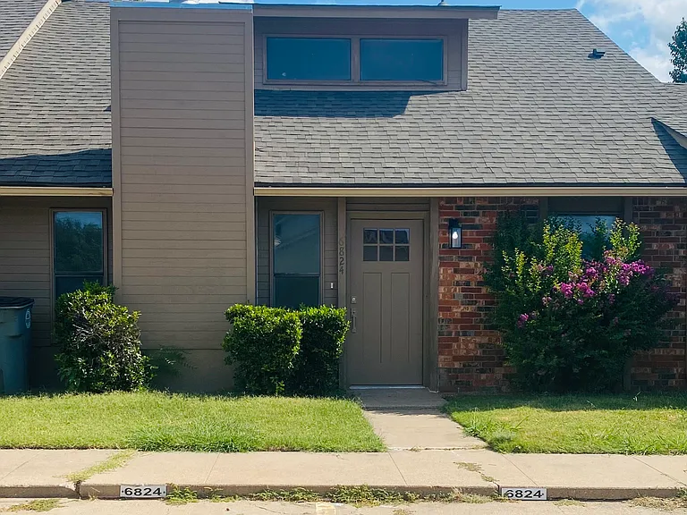 6824 NW Willow Springs Dr — Photo 1