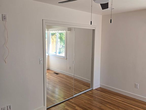 4th image of 375 Lincoln Way