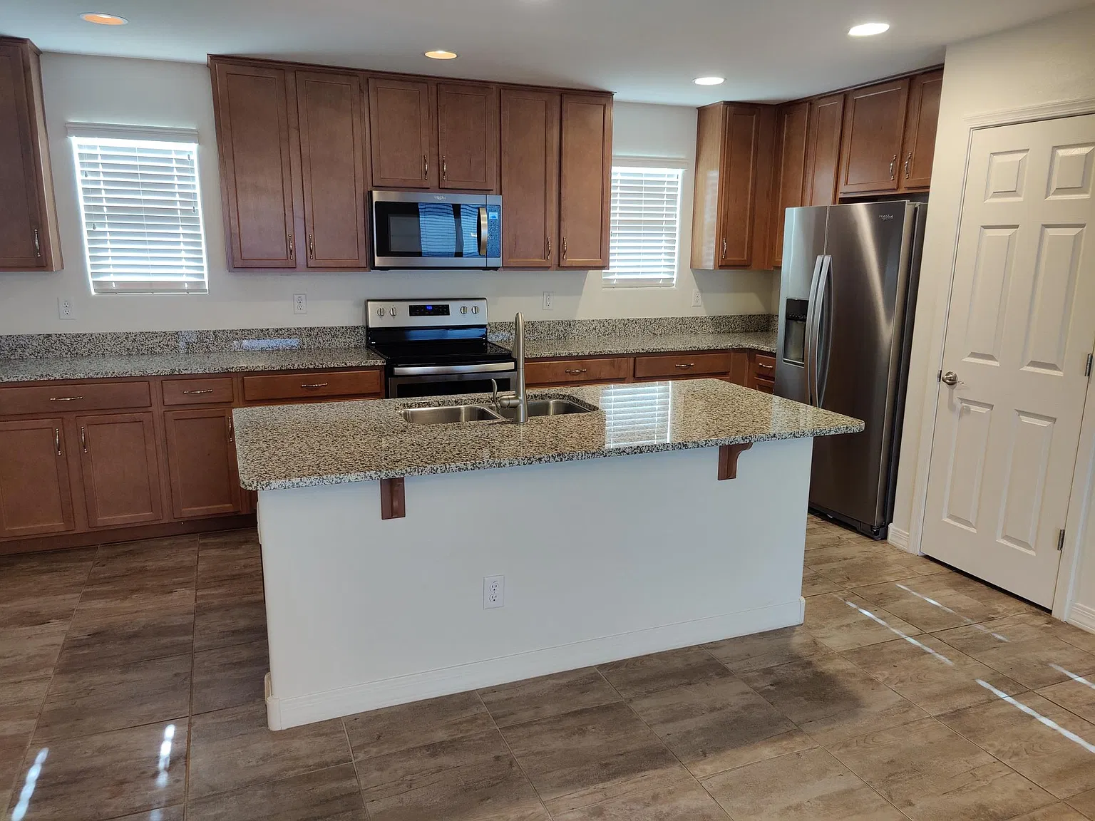 1309 N Banning — Photo 2