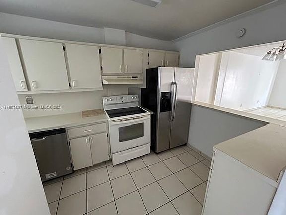 3rd image of 1635 W 44th Pl APT 307