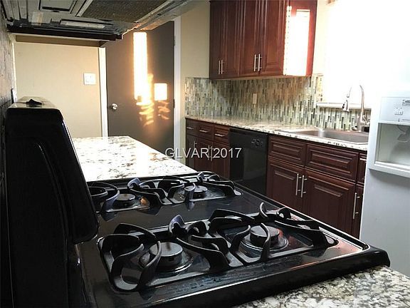 4th image of 3012 Vegas Dr