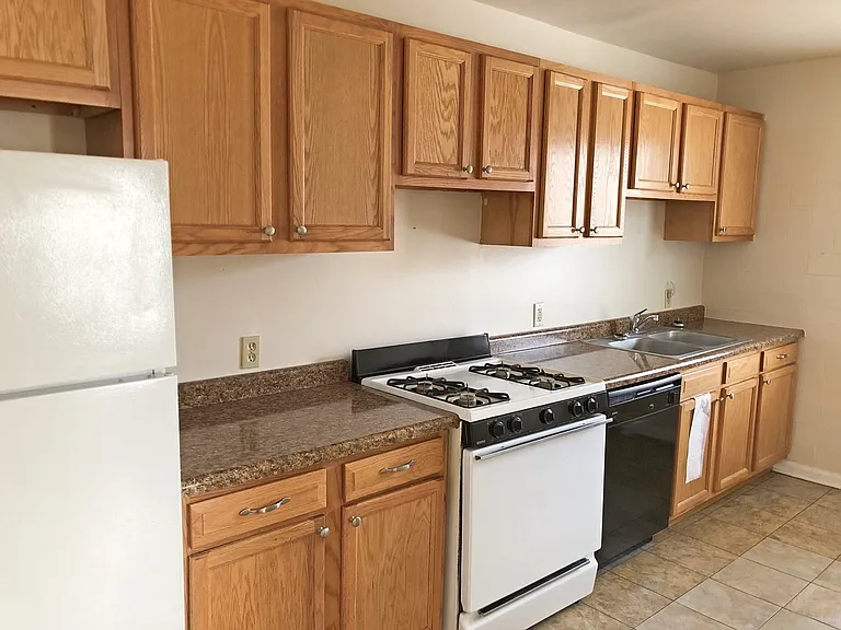 Nola Court Apartments — Photo 50