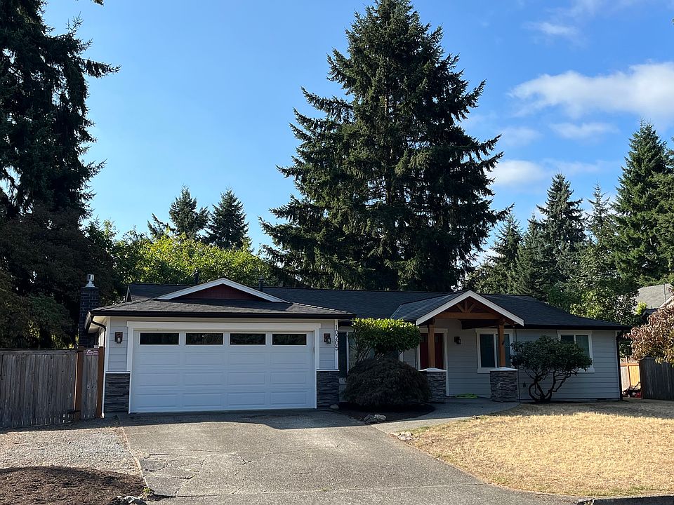 3BR+Den, 1.75BA house, $3,500/month includes front/back landscaping. House was painted inside and out Sept 2025 and new mulch was added to all garden beds Sept 2025.