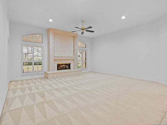 5th image of 3915 Heights Way