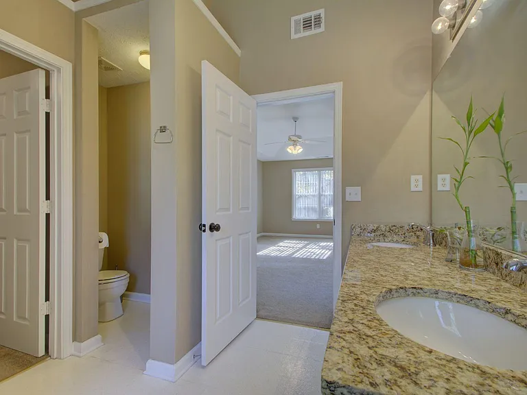 2820 Northcliff Dr — Photo 22