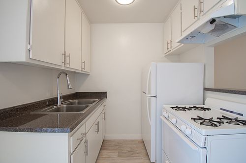 3rd image of 4272 Corinth Ave APT 11