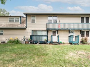 230 Dakota Ct UNIT B, Bolingbrook, IL 60440