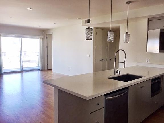 3rd image of 421 Arguello Blvd APT 302