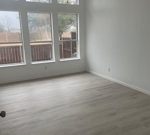 4th image of 9916 Dryden Ln