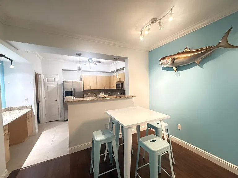 533 NE 3rd Ave #415 — Photo 8