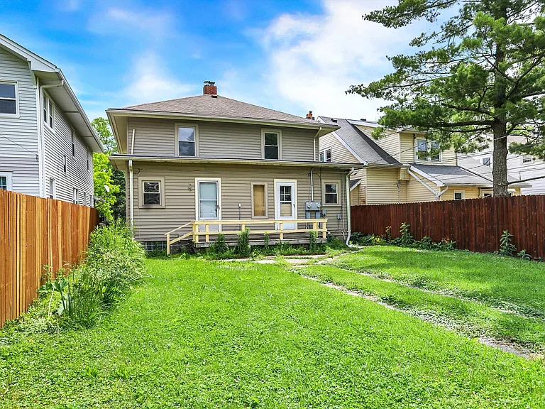 628 N Riley Ave — Photo 35