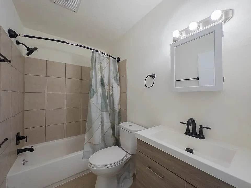 2nd image of 1528 Elmwood Ave APT 200