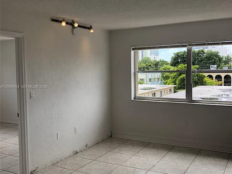 444 SW 4th St #404 — Photo 6