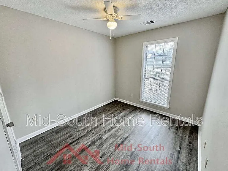 233 Sycamore Rd — Photo 10