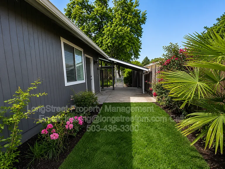 2711 Newton St — Photo 24