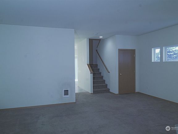 2nd image of 128 S Cambrian Avenue
