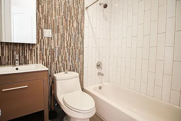 Rented by L Rose Realty (Brokerage) | media 10