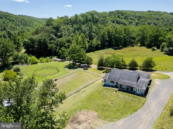 2084 Double Cribbs Rd, Burlington, WV 26710