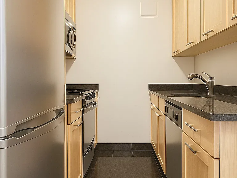 145 4th Ave #16L — Photo 2