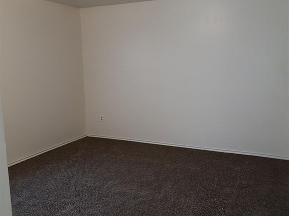 5th image of 1892 Peggys Ln