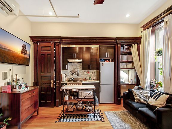 3rd image of 1263 Dean St #4