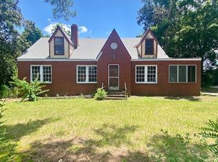 171 Tennyson St, Pelham, GA 31779