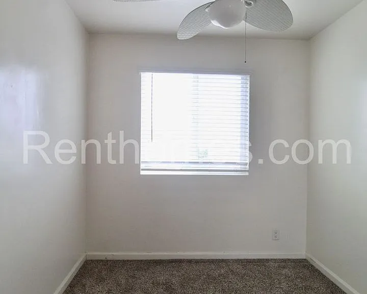 2345 Comstock St — Photo 9