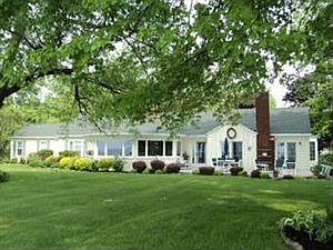 1st image of 6 Crooked Brook Ln