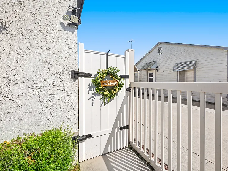 10041 Crosby Ave #A — Photo 26