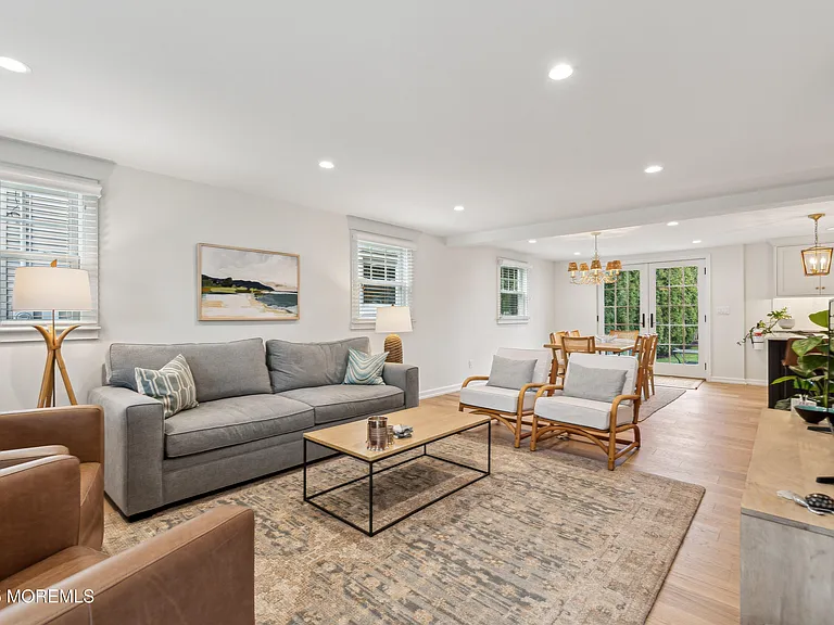 242 Osborne Ave — Photo 4