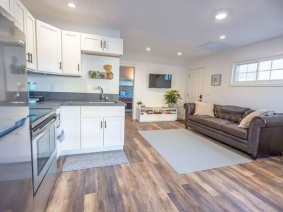 Kitchen & living area