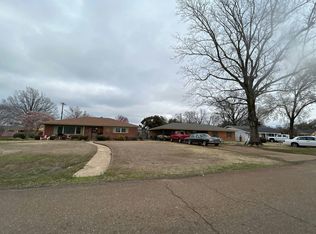 512 Montgomery St, Greenwood, MS 38930